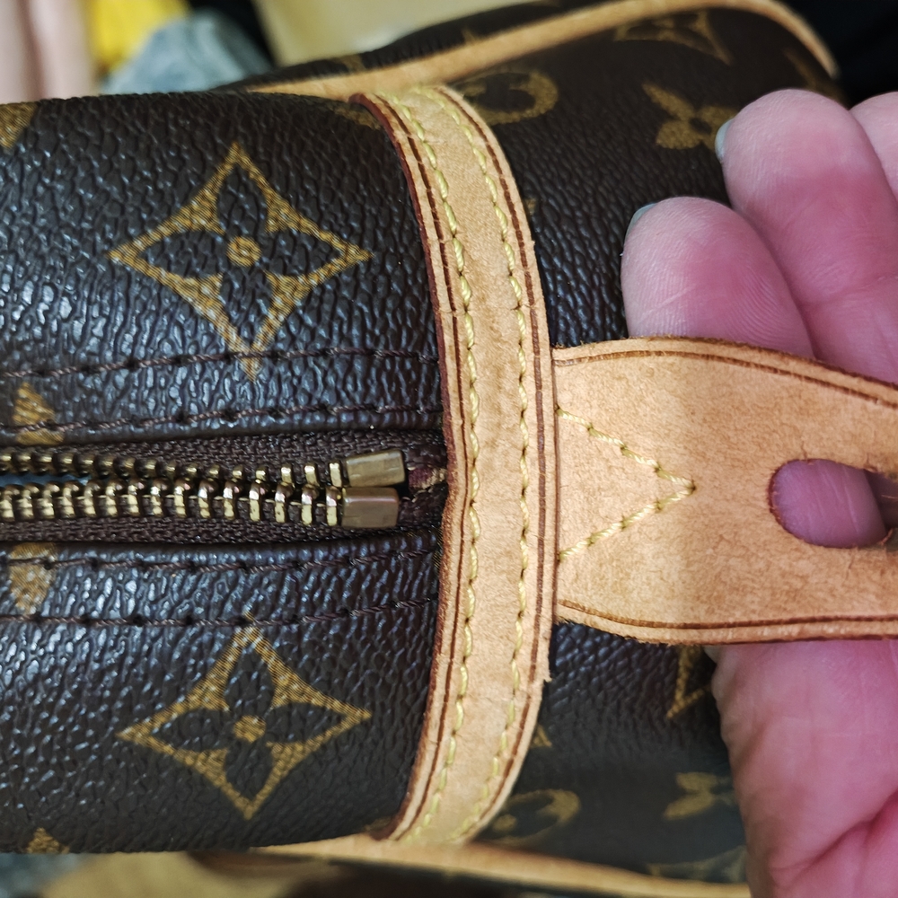 Louis Vuitton Brown Monogram Handbag Montorguiel - Picture 9 of 17